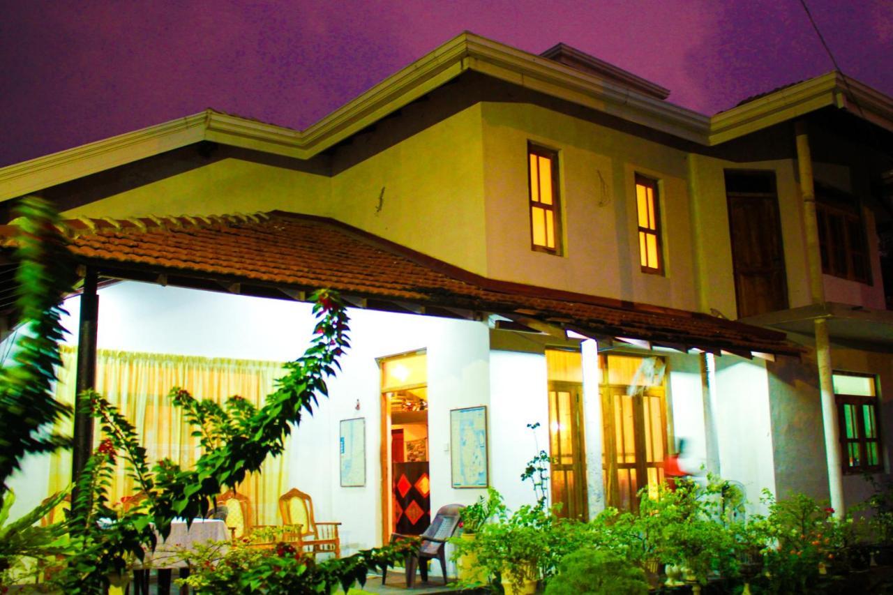 Friends Home Kudapaduwa Extérieur photo