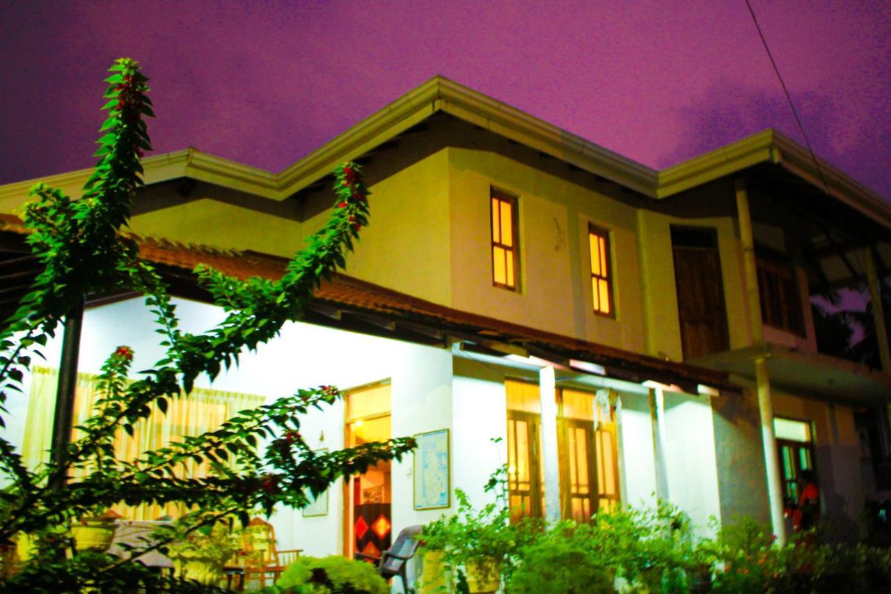 Friends Home Kudapaduwa Extérieur photo